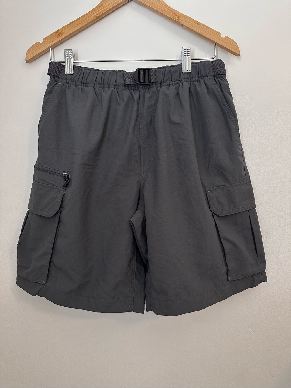 Columbia Men's Cargo Shorts  Dark Gray Size Small